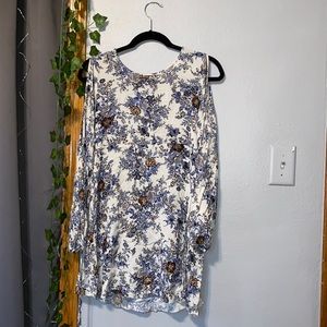 ✨AMERICAN EAGLE DRESS WITH ARM SLITS✨